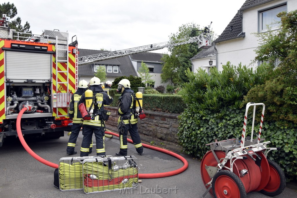 Feuer 2 Koeln Brueck Am Schildschen P02.JPG - Miklos Laubert